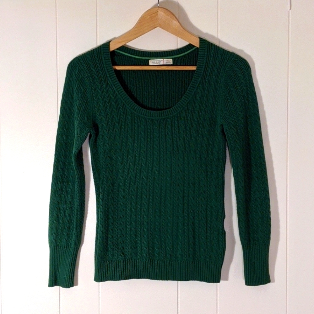 GUC hunter green cable knit sweater